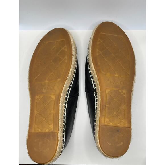 CHANEL Black Loafers with Iconic Quilted Design - Picture 10 of 10